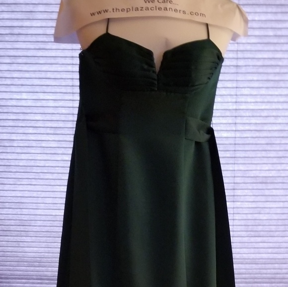 Laundry By Shelli Segal Dresses & Skirts - Laundry by Shelli Segal Size 4 gown.